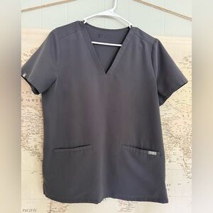 SOLD // FIGS Casma 3-Pocket Scrub Top